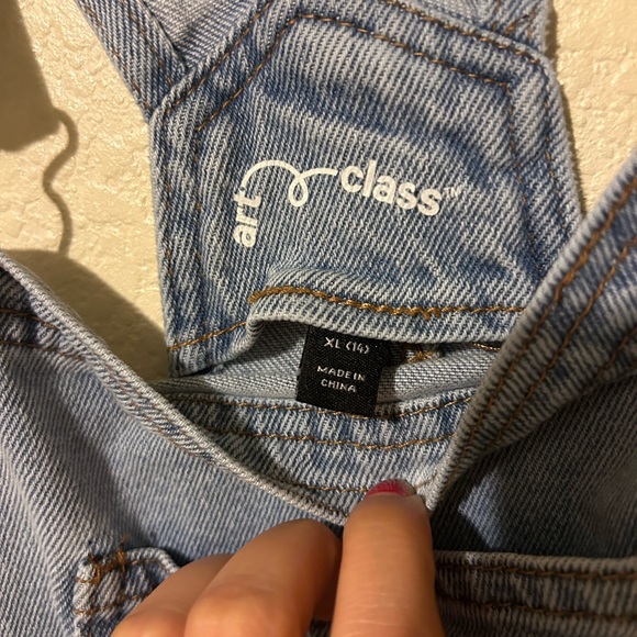 Overall - Picture 5 of 5